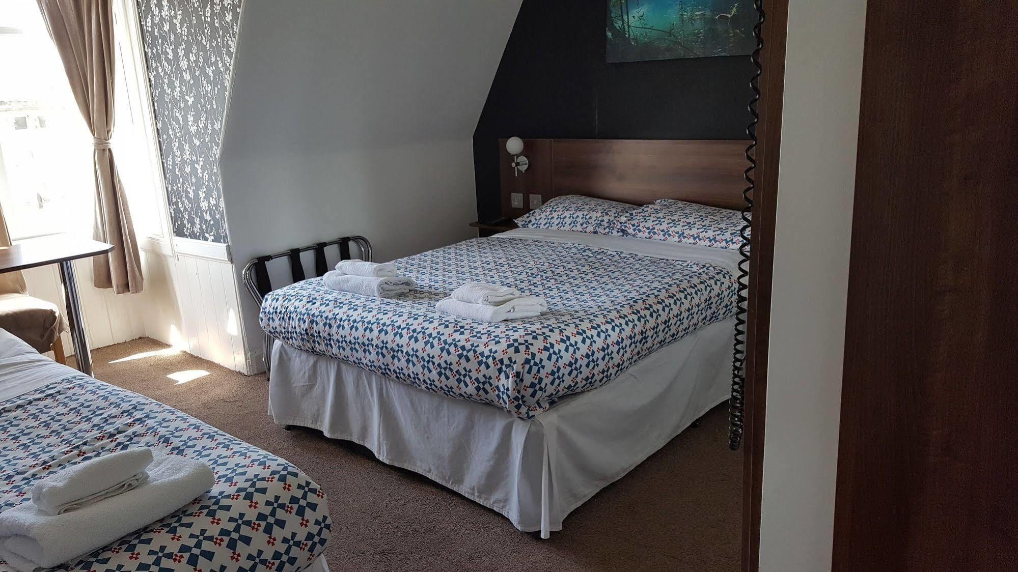 Cherry Blossom Guest House ウィットビー エクステリア 写真
